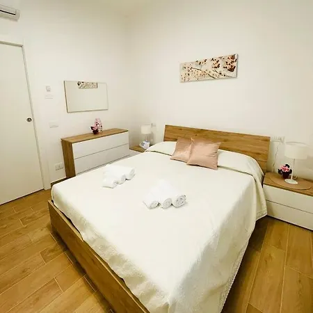 Alice's Dream - Downtown * Brescia