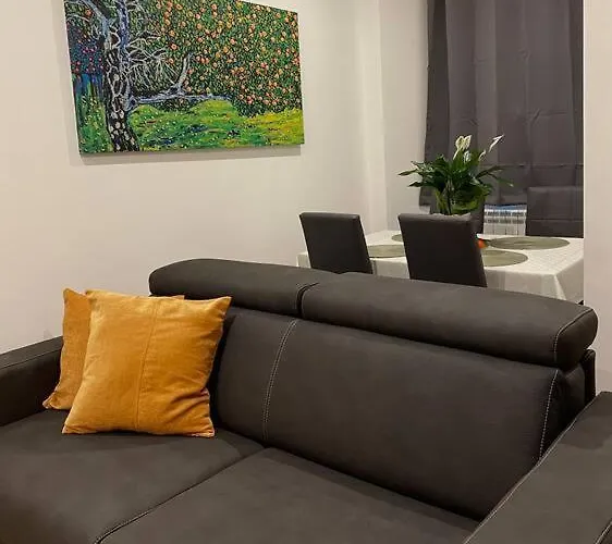 Alice's Dream - Downtown Apartment Brescia